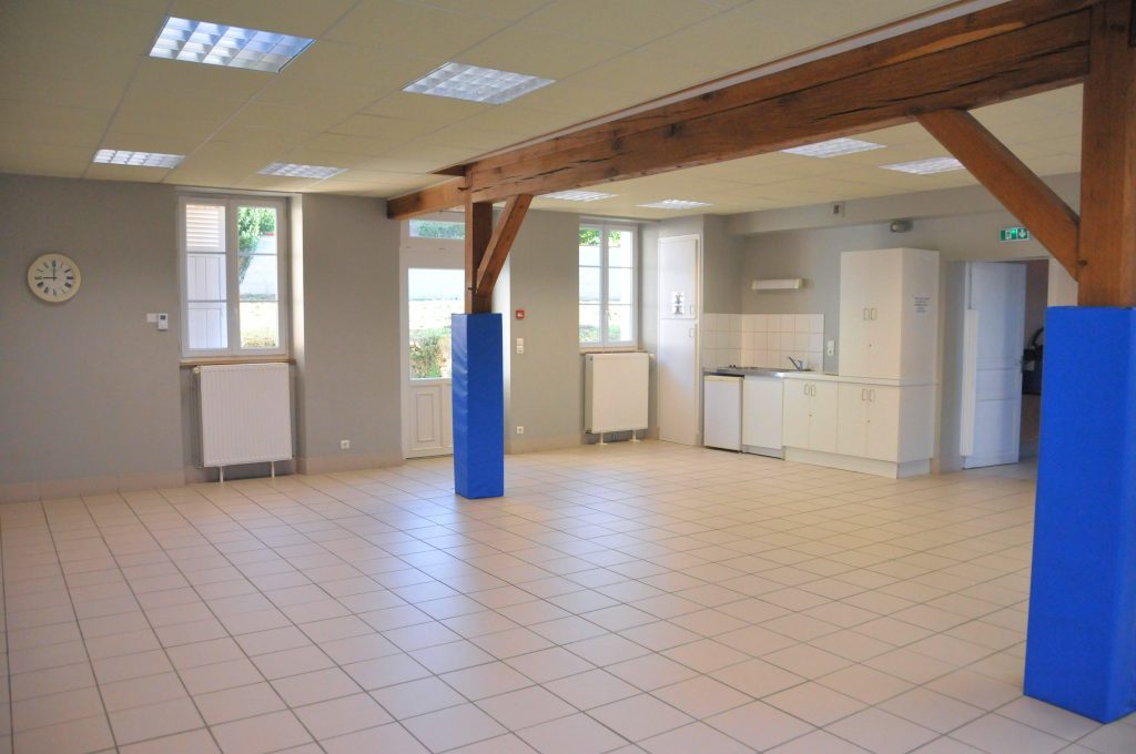 Photo de la pièce principale de la Maison des Associations